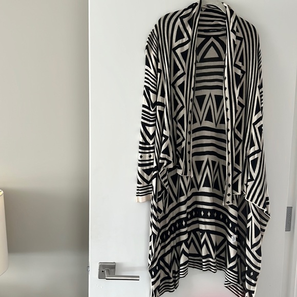 Ark & Co. Hi-Low Open Sweater Shawl Duster - Picture 2 of 11